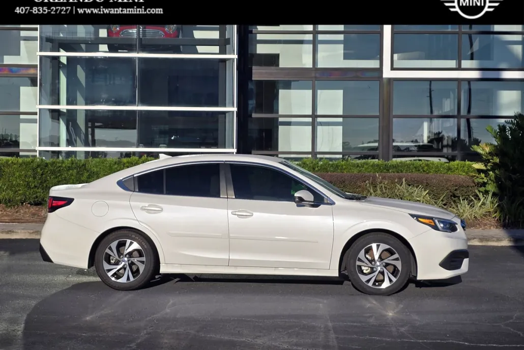2022 Subaru Legacy Premium photo 1