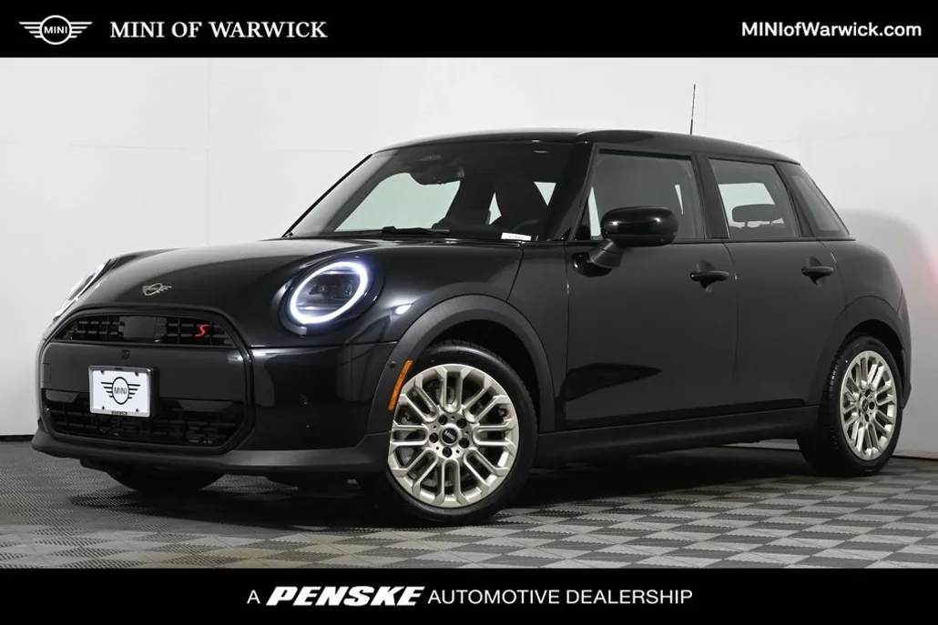 2026 Mini Cooper Hardtop S 4 Door Iconic photo 1