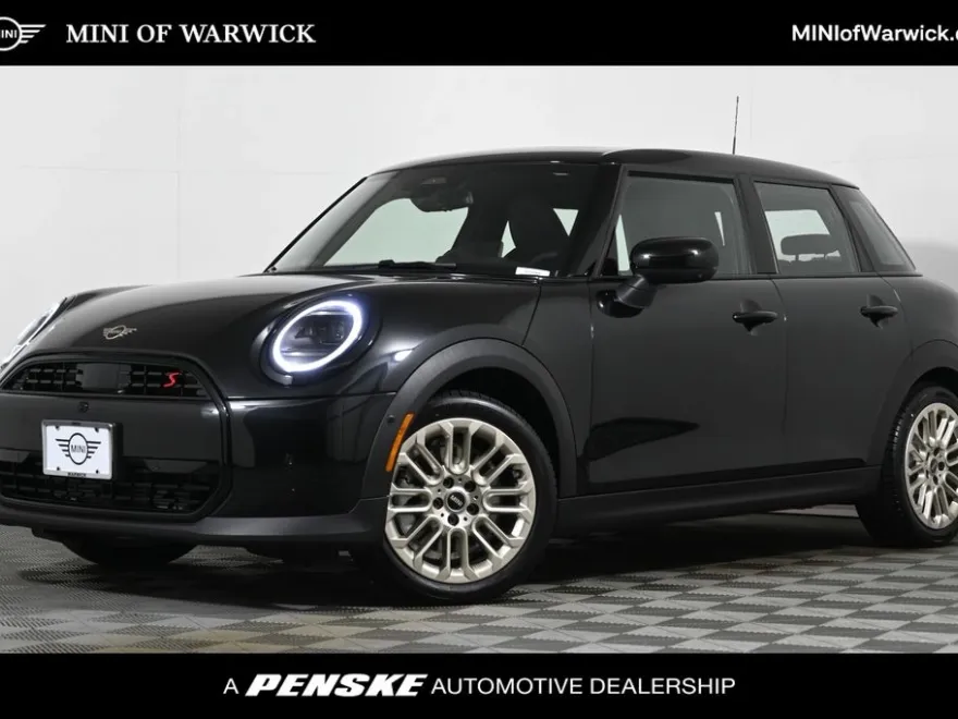 2026 Mini Cooper Hardtop S 4 Door Iconic photo 1