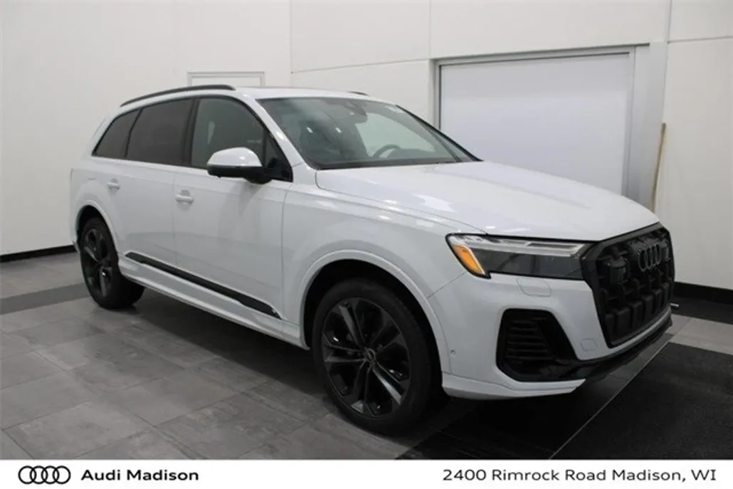 2025 Audi Q7 55 Premium Plus photo 1