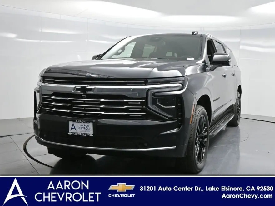 2025 Chevrolet Suburban Premier photo 1