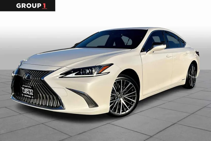 2019 Lexus ES 300h photo 1