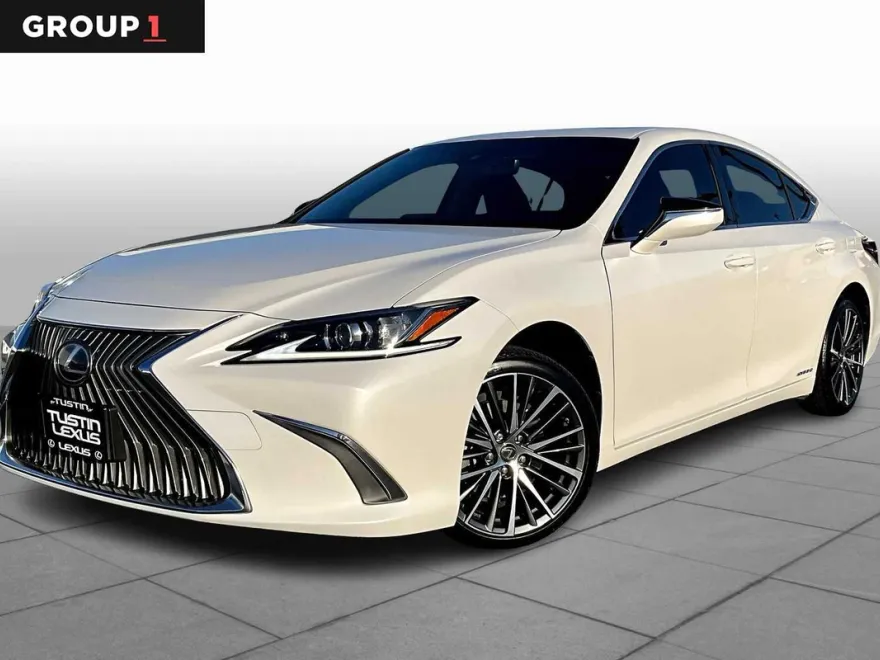 2019 Lexus ES 300h photo 1