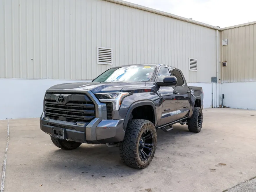 2023 Toyota Tundra SR5 photo 1