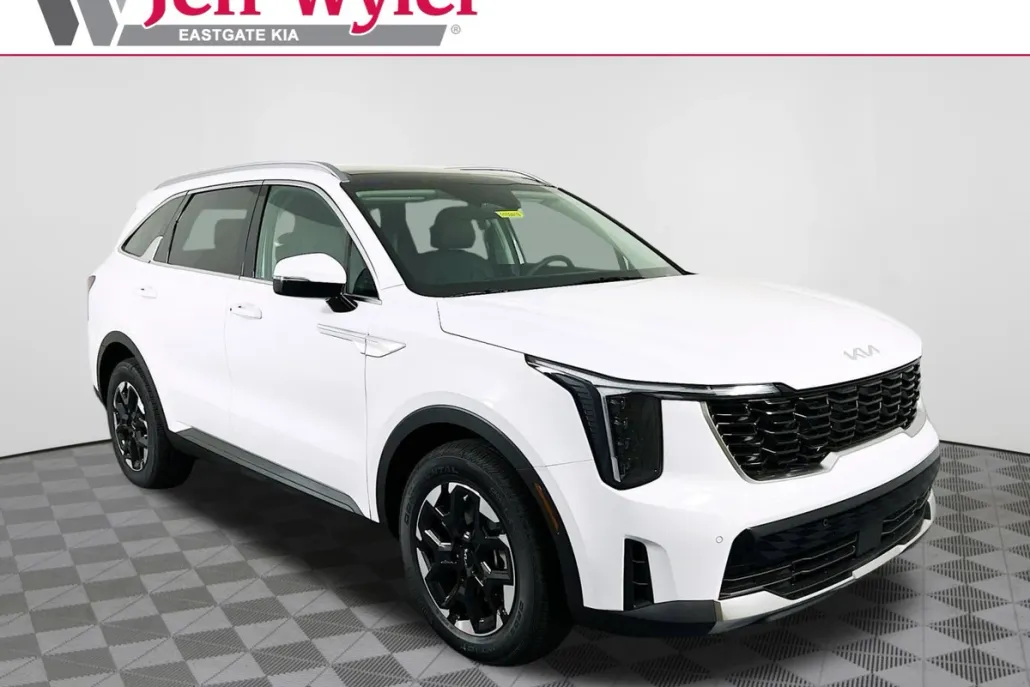 2025 Kia Sorento S photo 1