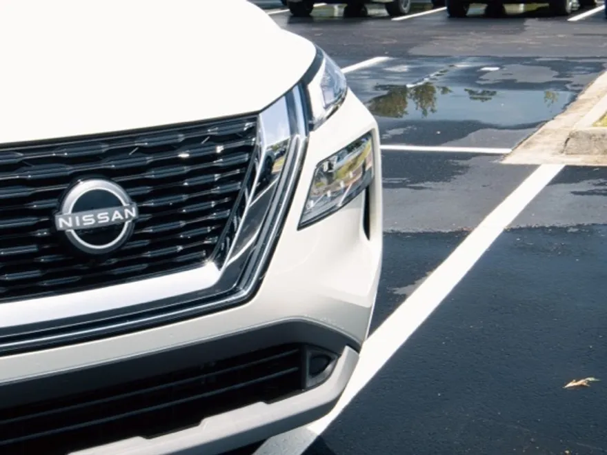 2023 Nissan Rogue SV photo 1