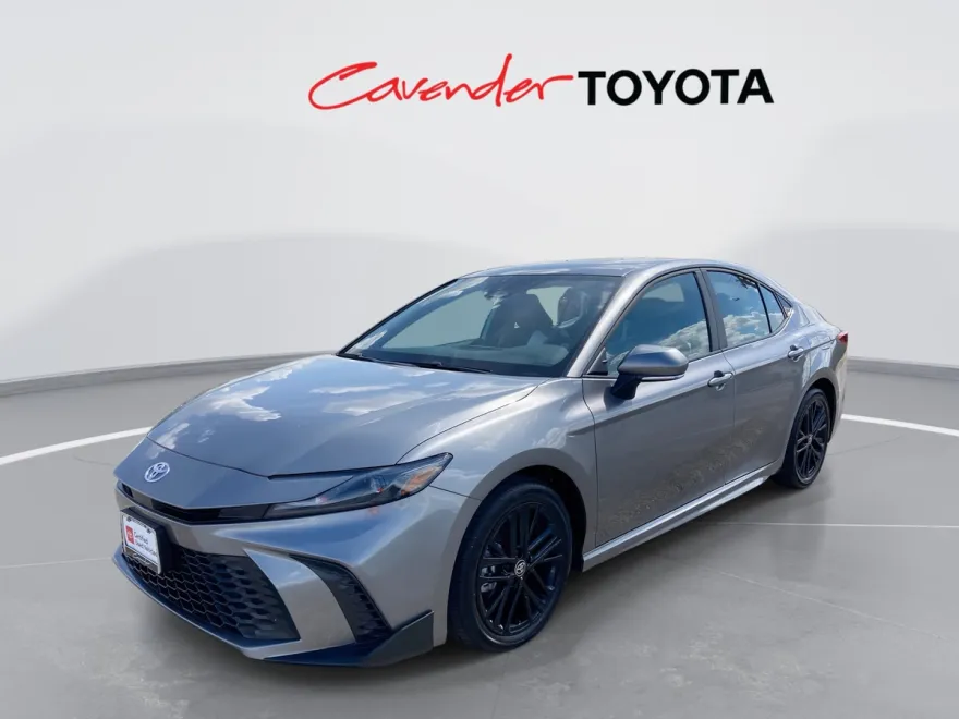 2025 Toyota Camry SE photo 1