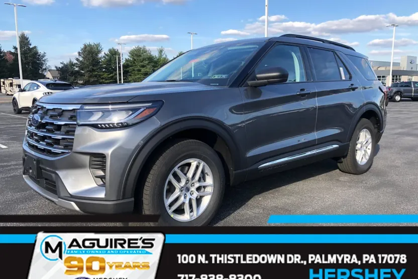 2025 Ford Explorer photo 1