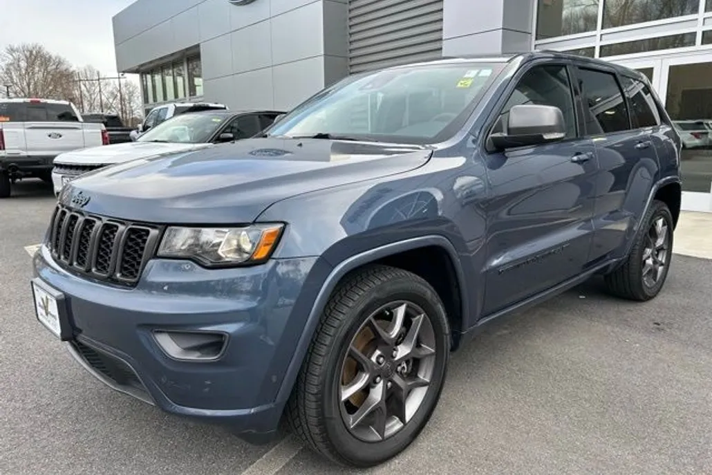 2021 Jeep Grand Cherokee Anniversary Edition photo 1