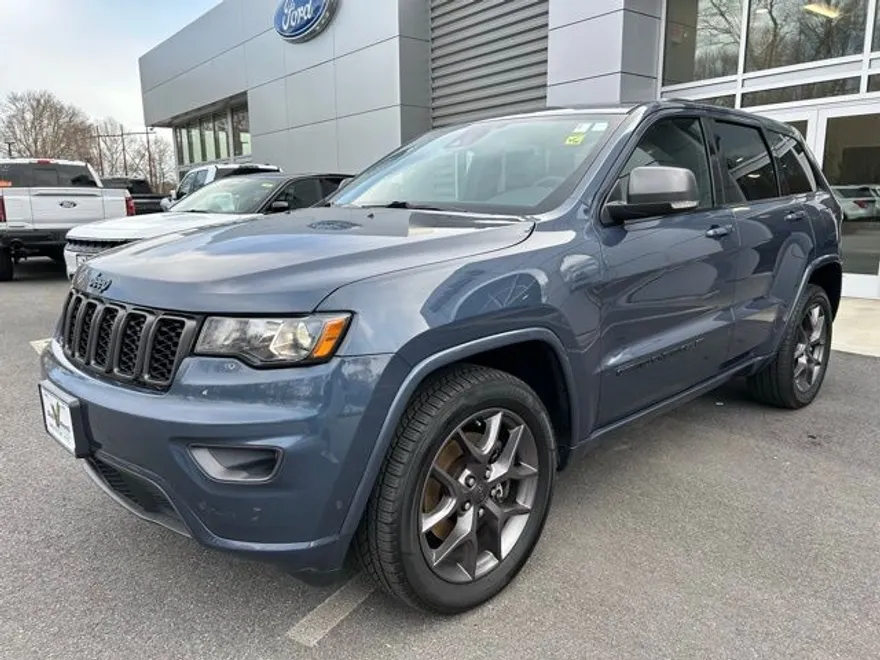2021 Jeep Grand Cherokee Anniversary Edition photo 1