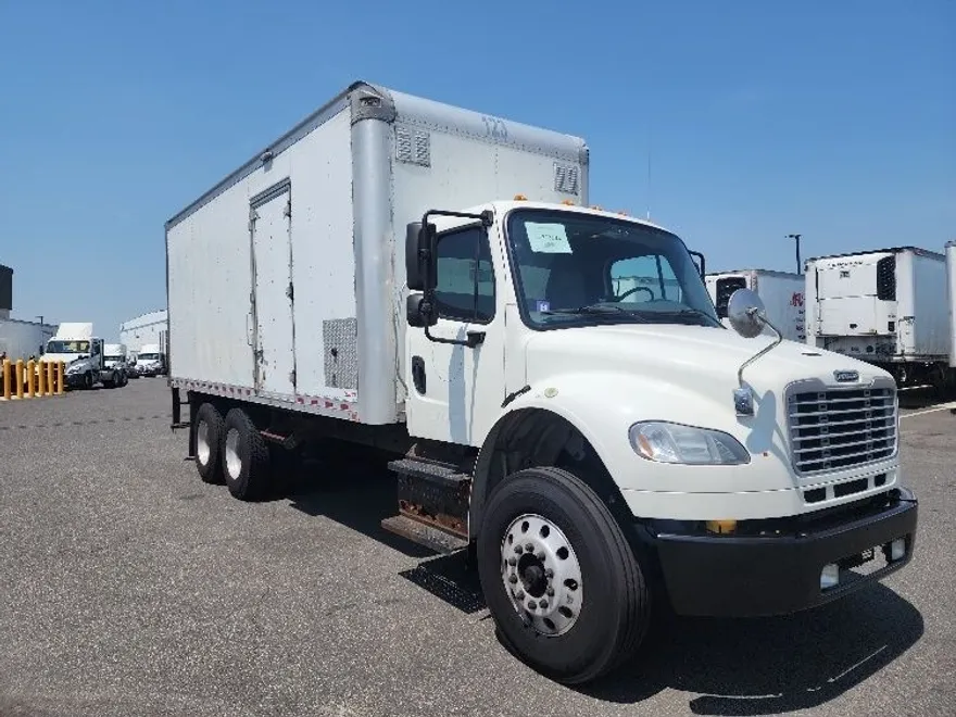 2018 Freightliner M2 106 Medium Duty photo 1