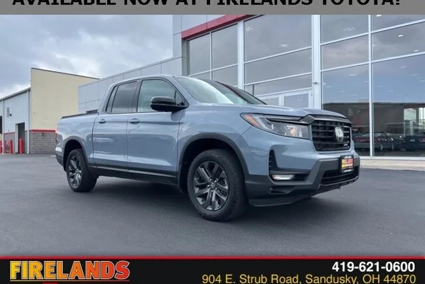 2023 Honda Ridgeline Sport photo 1