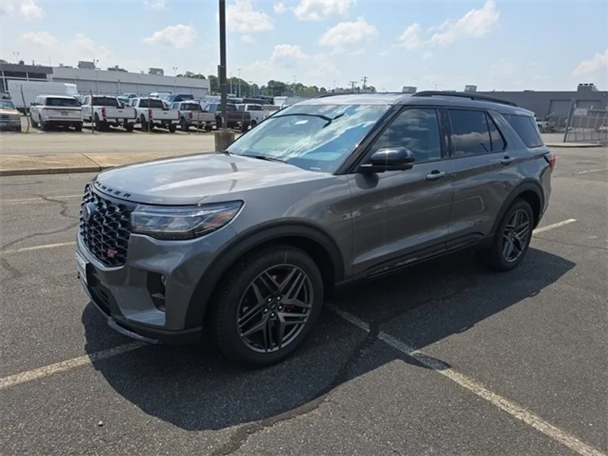 2025 Ford Explorer ST photo 1
