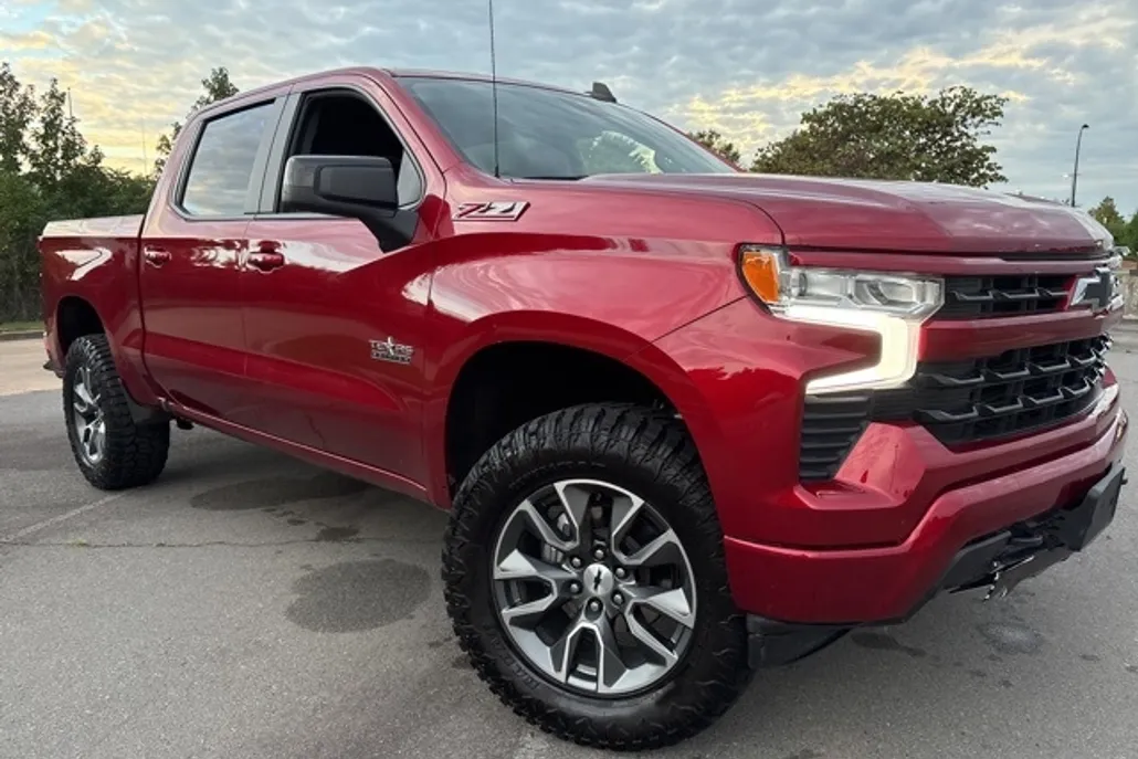 2023 Chevrolet Silverado 1500 RST photo 1