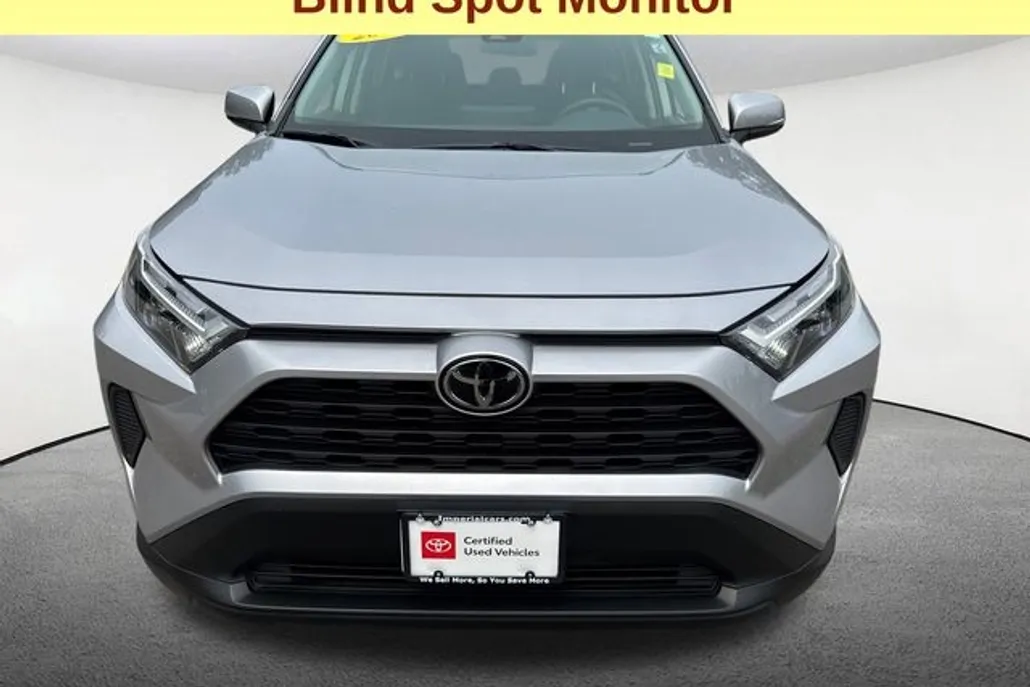 2023 Toyota RAV4 LE photo 1