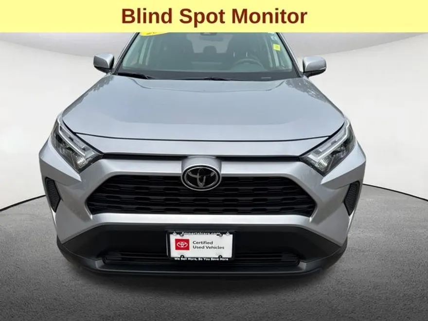 2023 Toyota RAV4 LE photo 1