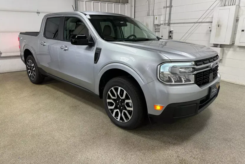2024 Ford Maverick Lariat photo 1