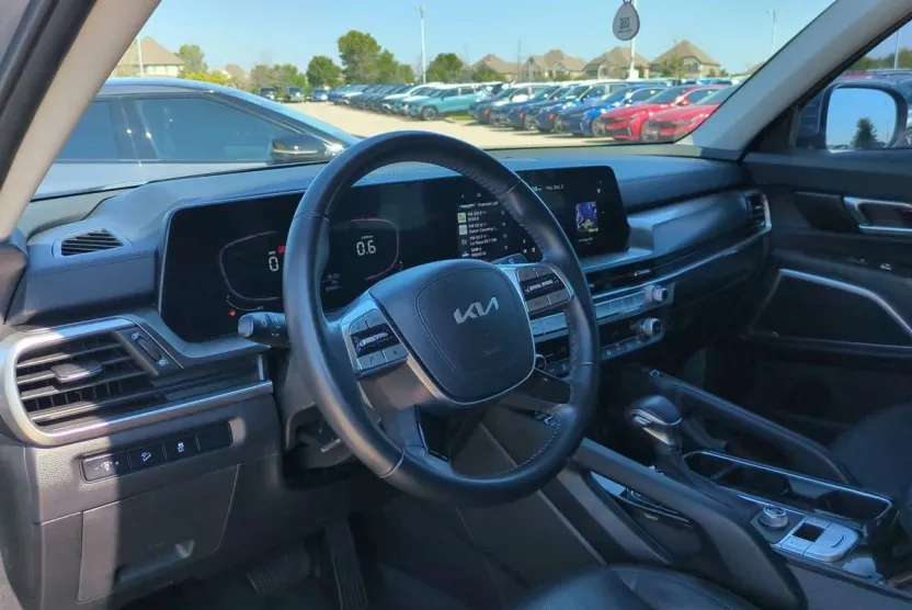 2023 Kia Telluride S photo 1