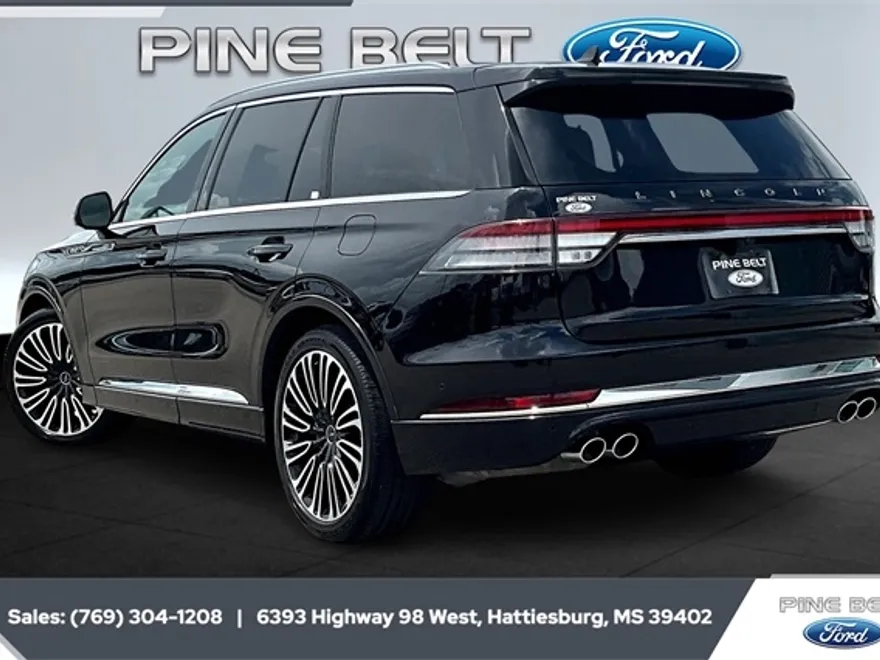 2023 Lincoln Aviator Black Label photo 1