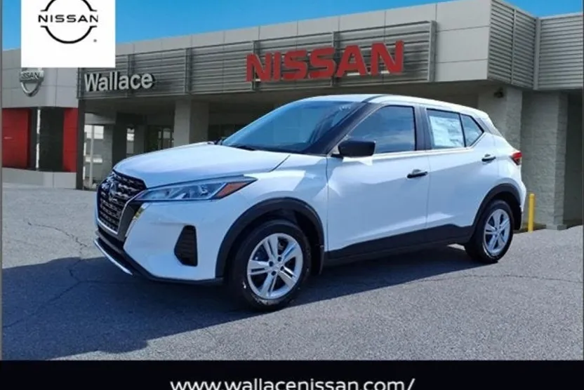 2025 Nissan Kicks Play S photo 1