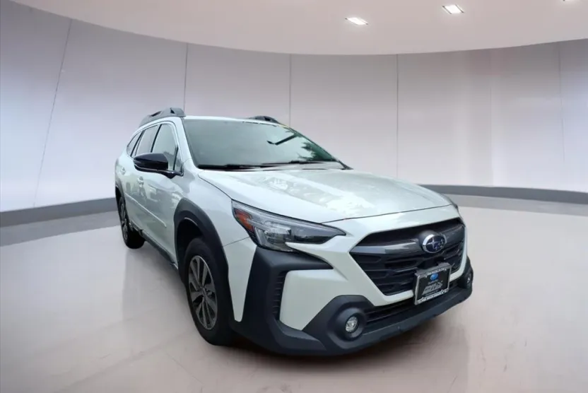 2023 Subaru Outback Premium photo 1