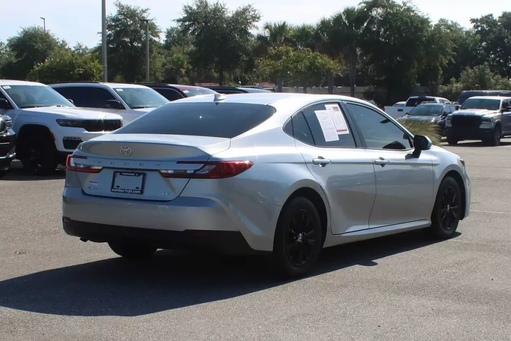 2025 Toyota Camry LE photo 1