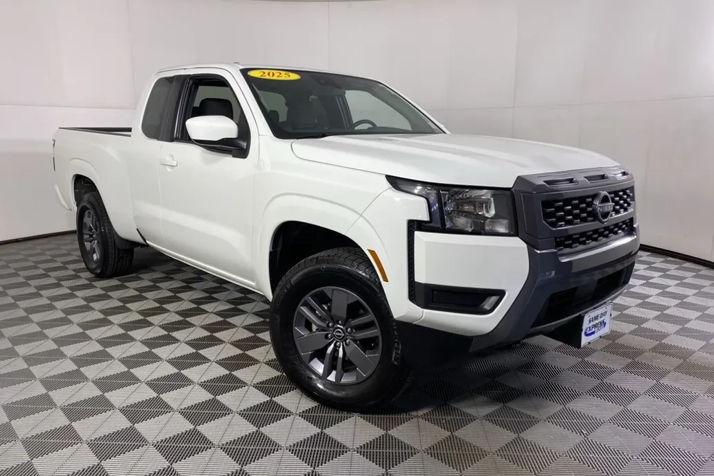 2025 Nissan Frontier SV photo 1