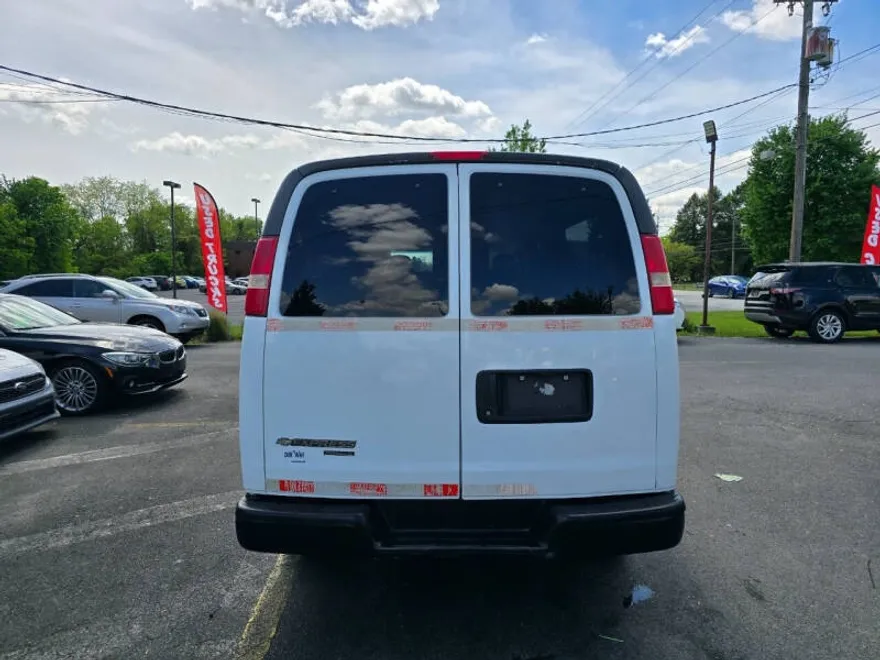 2012 Chevrolet Express LS 3500 photo 1