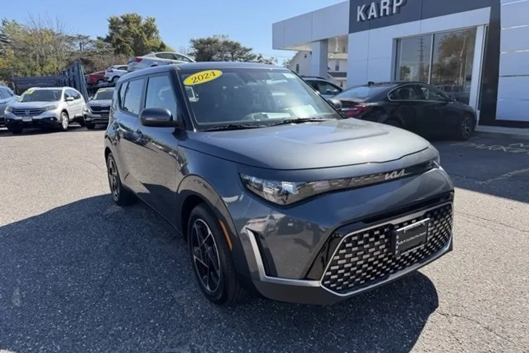 2024 Kia Soul EX photo 1