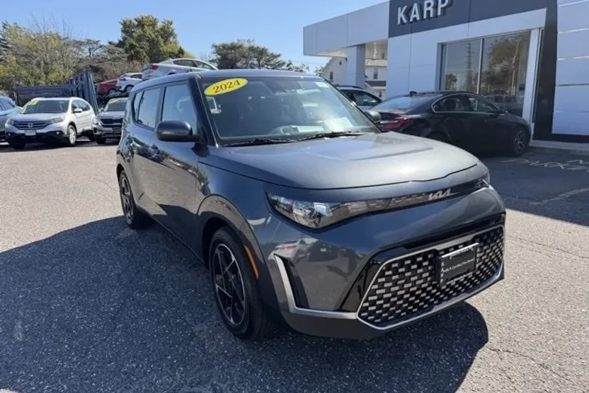 2024 Kia Soul EX photo 1