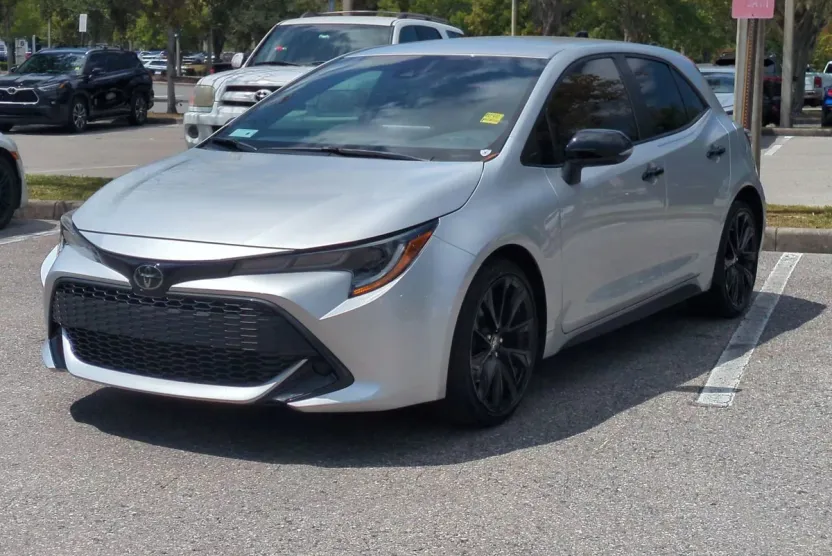 2021 Toyota Corolla SE photo 1