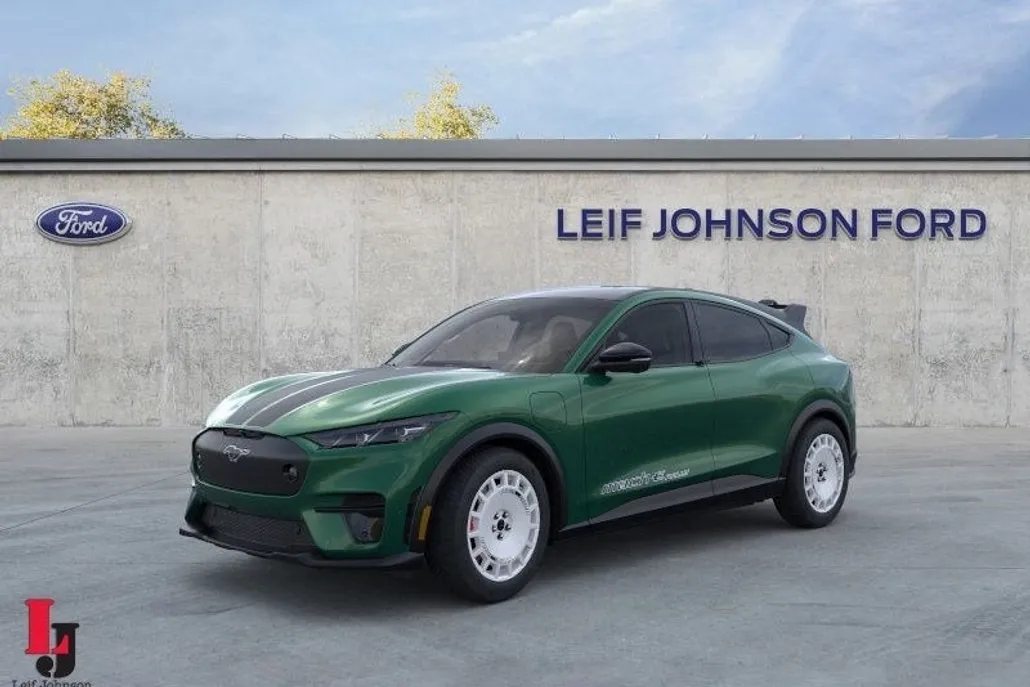 2025 Ford Mustang Mach-E GT photo 1