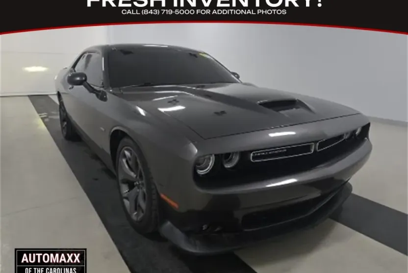 2019 Dodge Challenger R/T photo 1