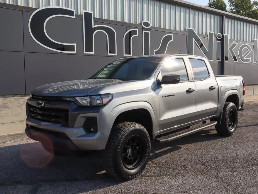 2023 Chevrolet Colorado LT photo 1