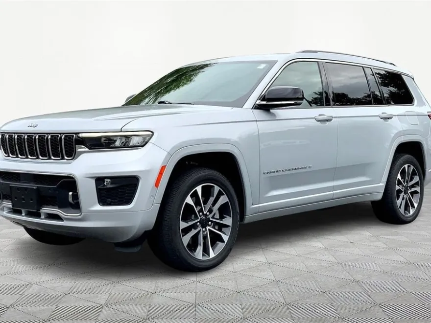 2022 Jeep Grand Cherokee Overland photo 1