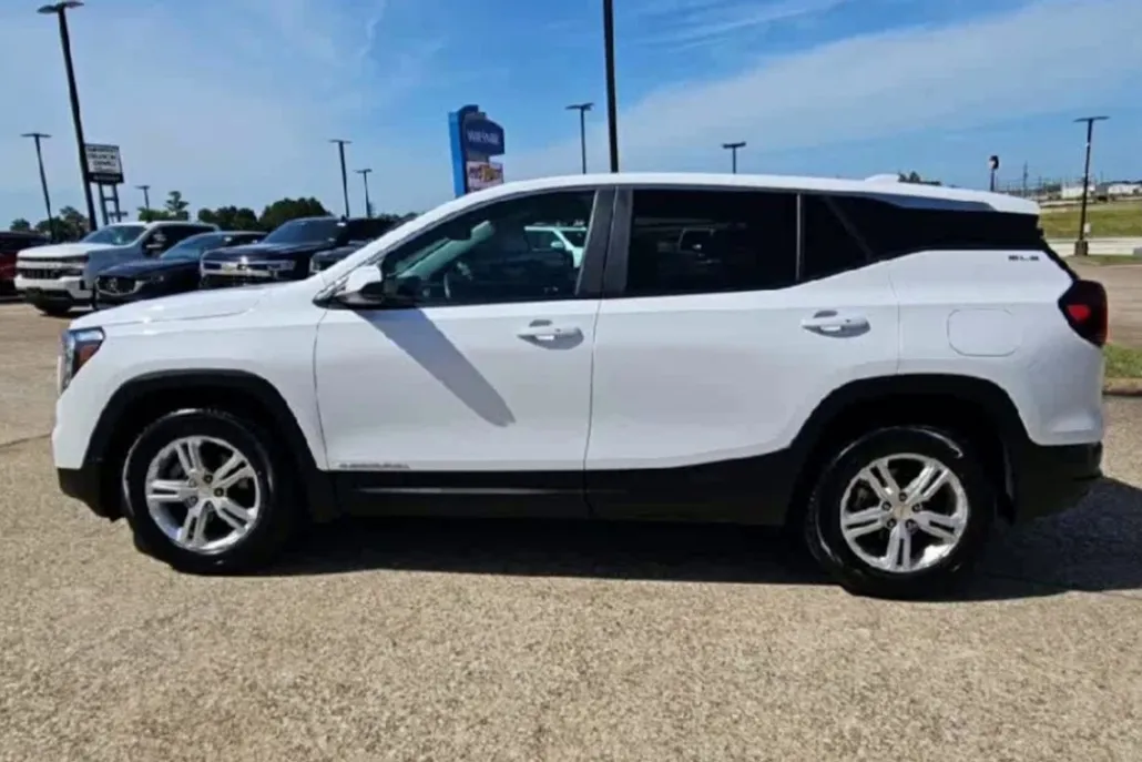 2024 Gmc Terrain SLE photo 1