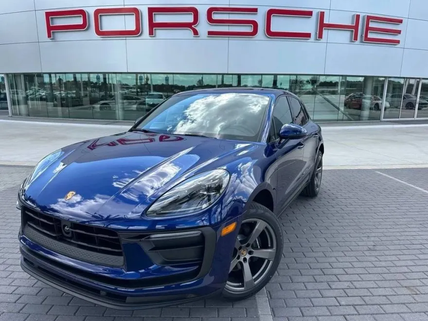 2025 Porsche Macan photo 1