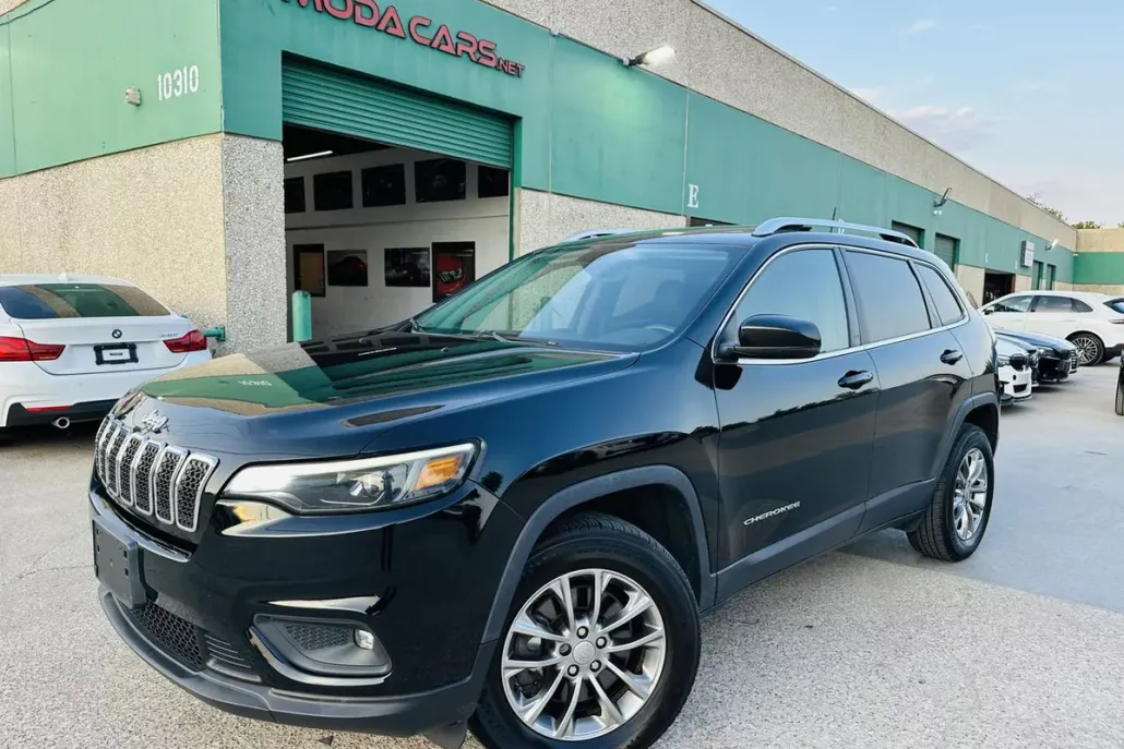 2019 Jeep Grand Cherokee Latitude photo 1