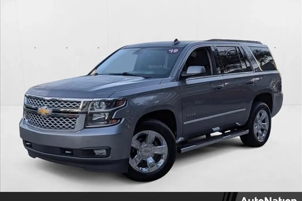2019 Chevrolet Tahoe LT photo 1