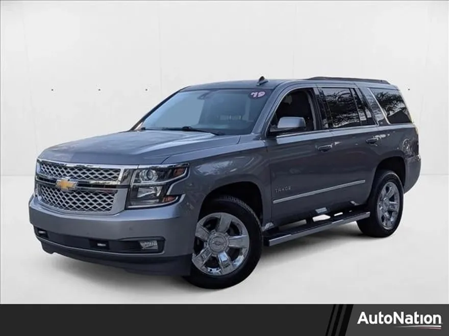 2019 Chevrolet Tahoe LT photo 1