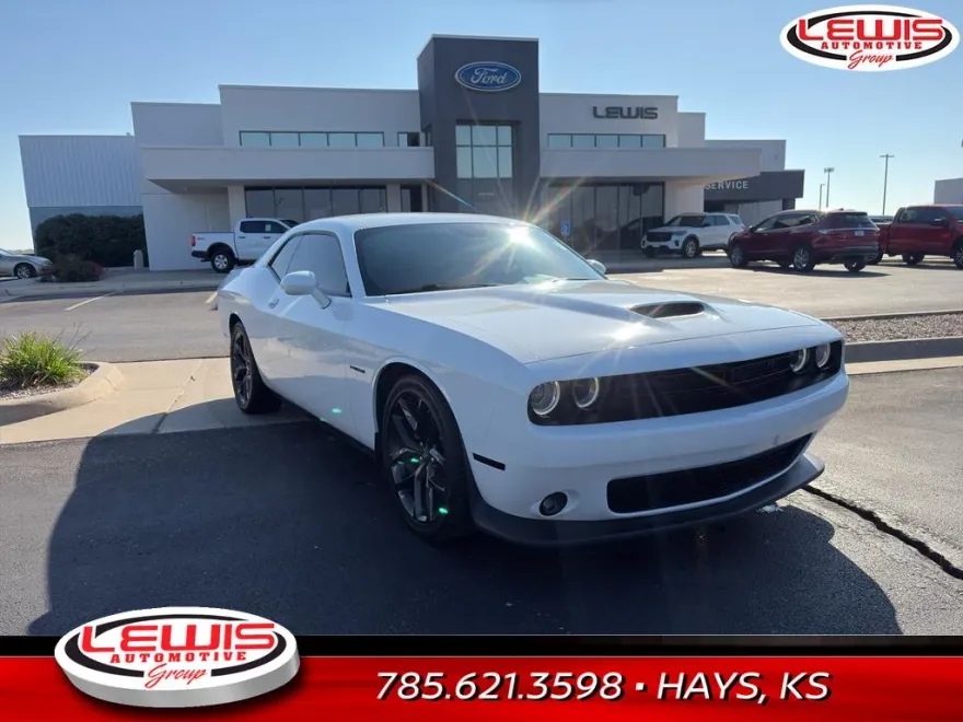 2022 Dodge Challenger R/T photo 1