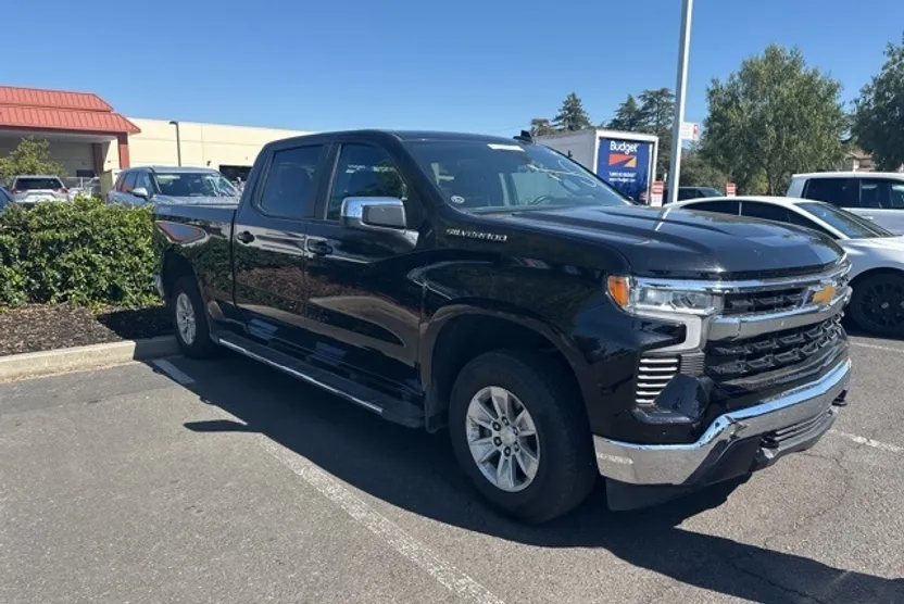2024 Chevrolet Silverado 1500 LT photo 1