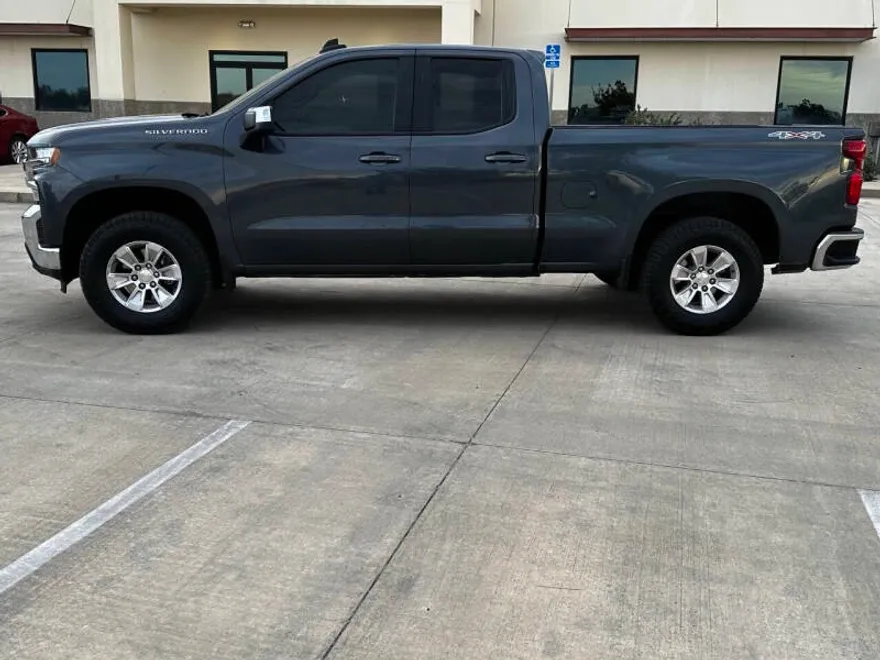 2020 Chevrolet Silverado 1500 LT photo 1
