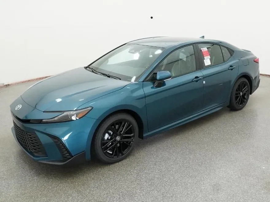 2026 Toyota Camry SE photo 1