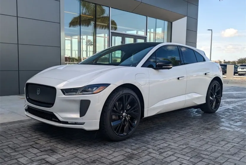 2024 Jaguar I-PACE EV400 HSE photo 1