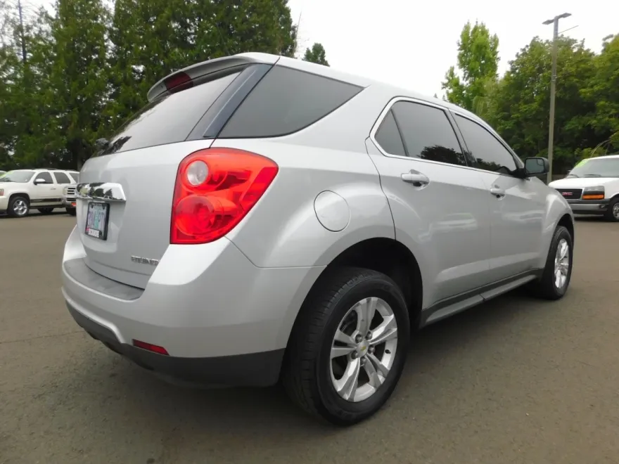 2012 Chevrolet Equinox LS photo 1