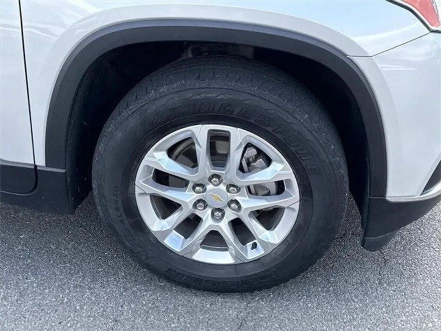 2020 Chevrolet Traverse photo 1
