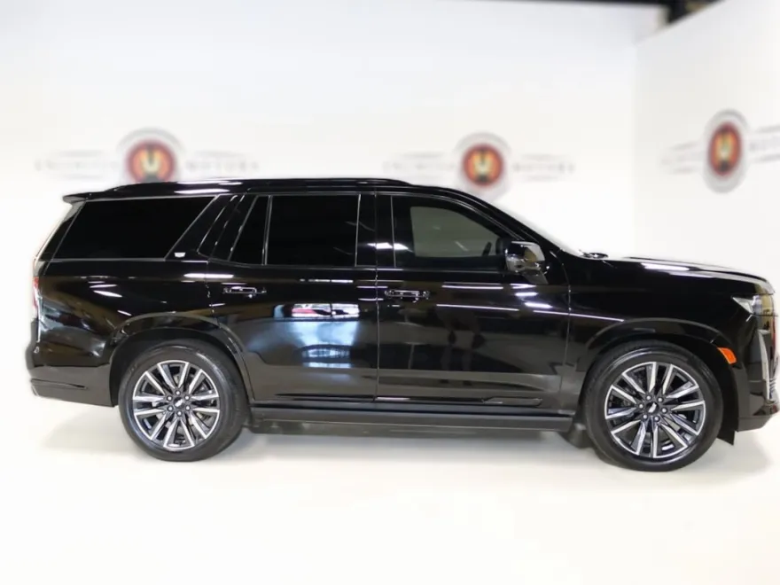 2022 Cadillac Escalade Sport photo 1