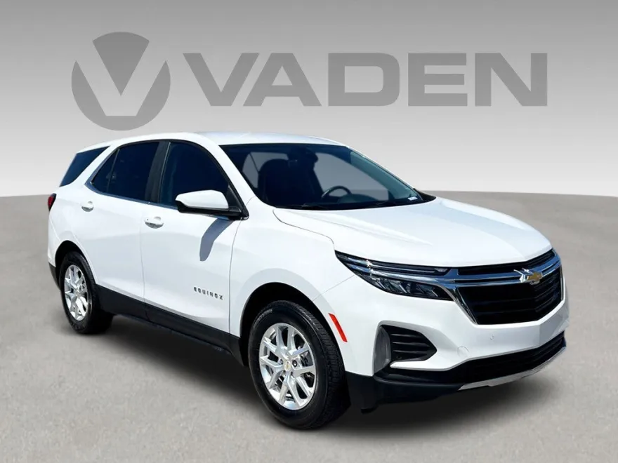 2024 Chevrolet Equinox LT photo 1