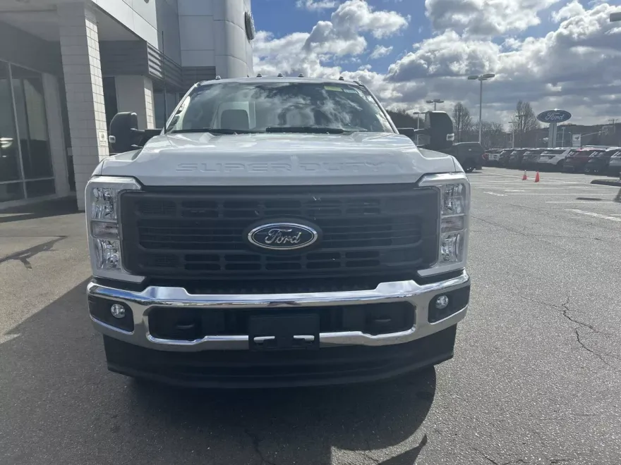 2024 Ford F-250 XL photo 1